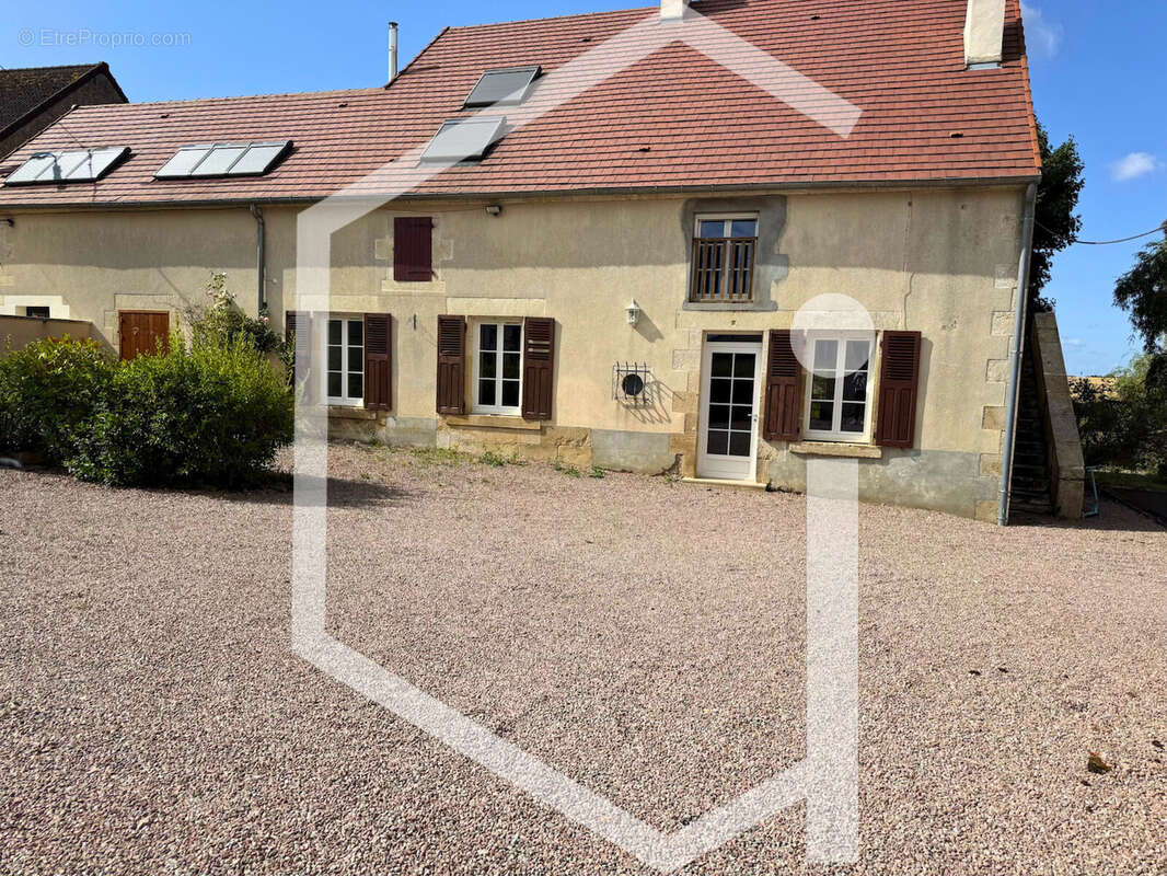 Maison à LA CHARITE-SUR-LOIRE