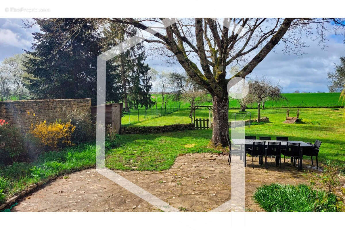 Maison à LA CHARITE-SUR-LOIRE