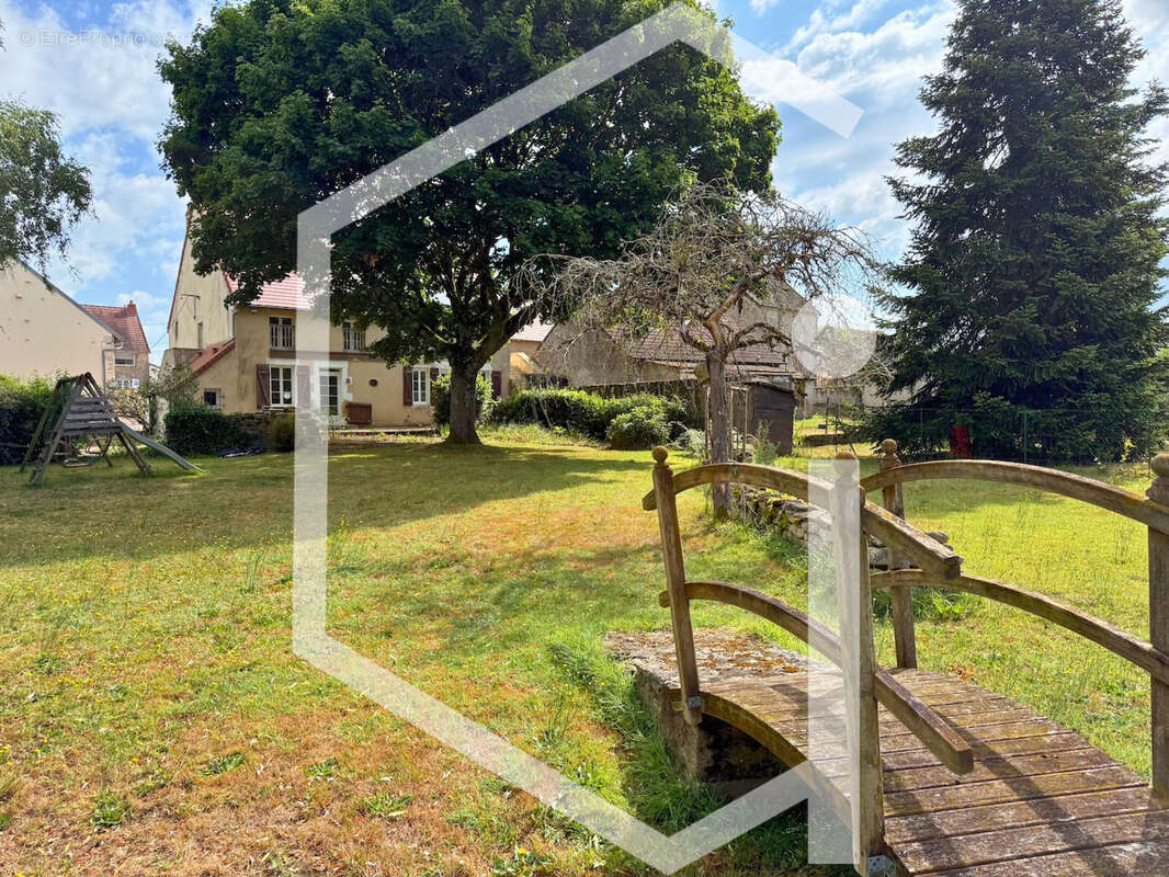 Maison à LA CHARITE-SUR-LOIRE