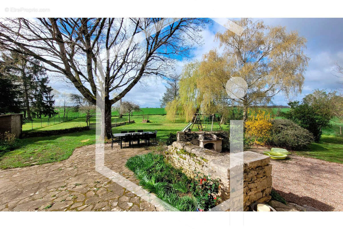 Maison à LA CHARITE-SUR-LOIRE