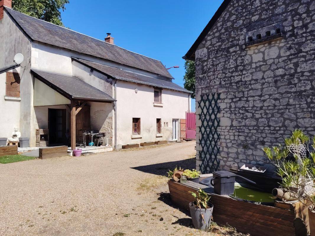 Maison à LA CELLE-SAINT-AVANT