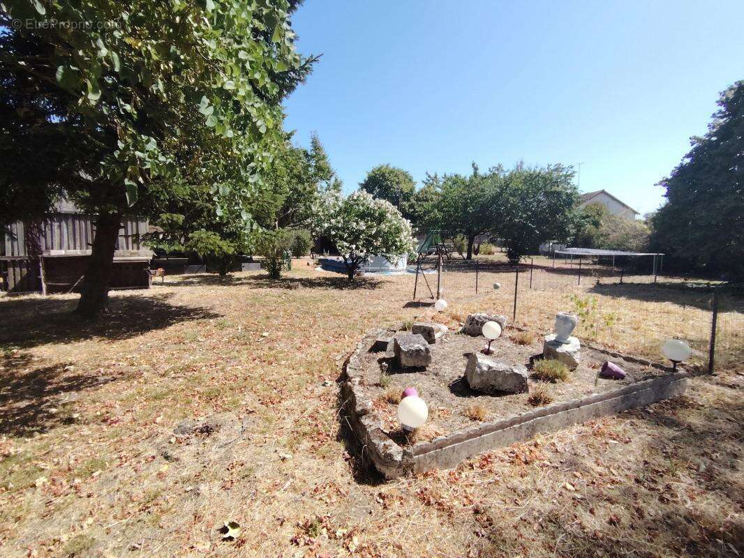 Maison à LA CELLE-SAINT-AVANT