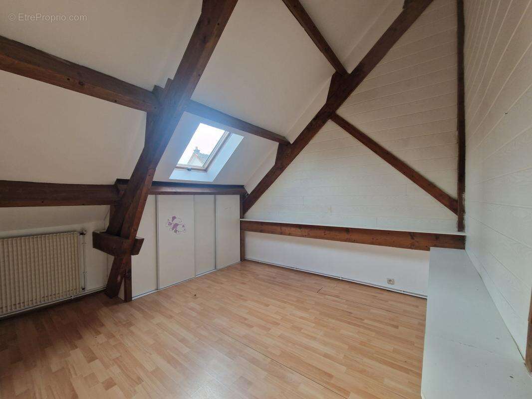 Maison à MONTFORT-LE-GESNOIS