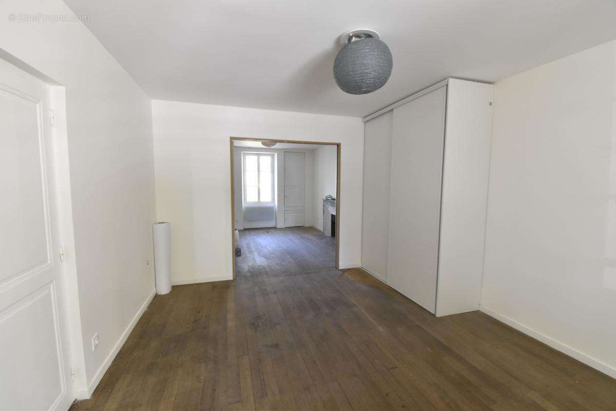 Maison à COSNE-COURS-SUR-LOIRE