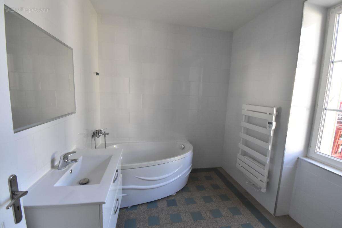 Maison à COSNE-COURS-SUR-LOIRE