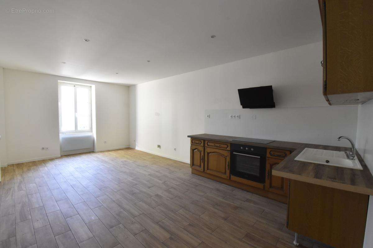 Maison à COSNE-COURS-SUR-LOIRE