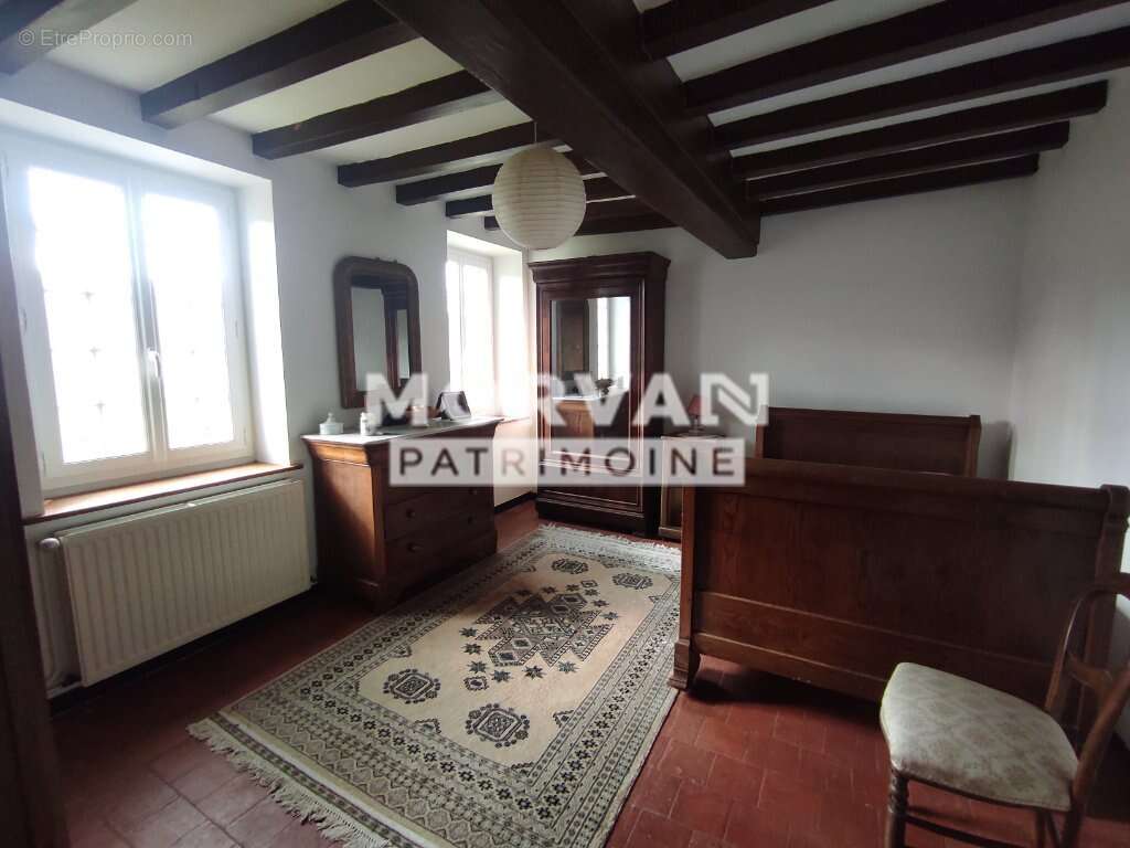 Maison à SAINT-LEGER-DE-FOUGERET