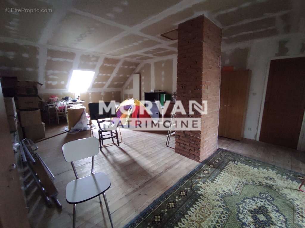 Maison à SAINT-LEGER-DE-FOUGERET