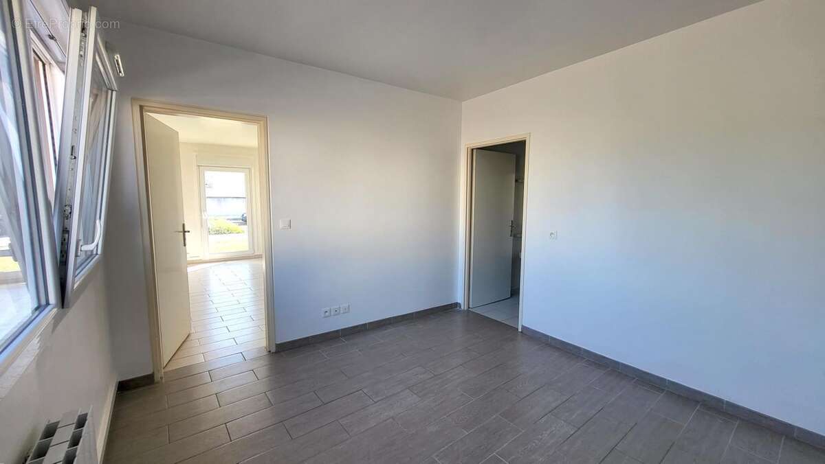 Appartement à LACROIX-SAINT-OUEN