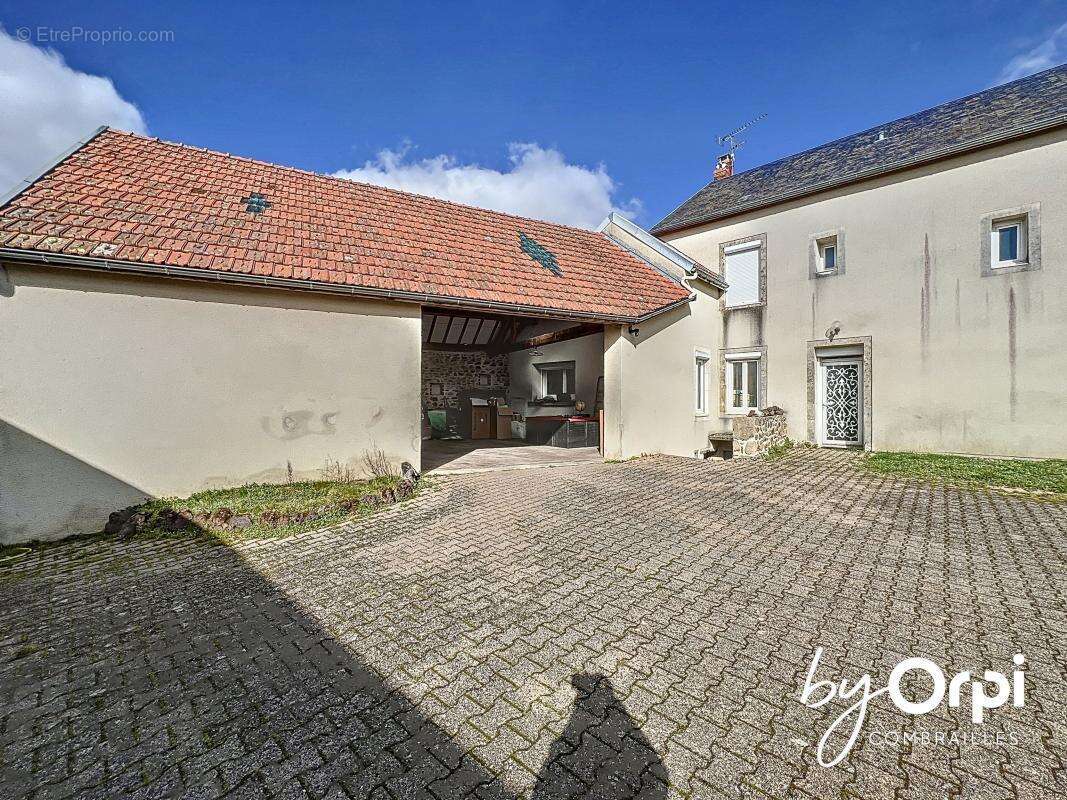Maison à SAINT-ELOY-LES-MINES