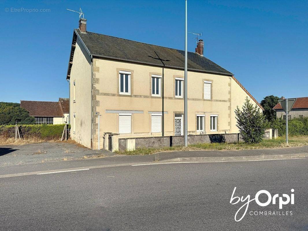Maison à SAINT-ELOY-LES-MINES