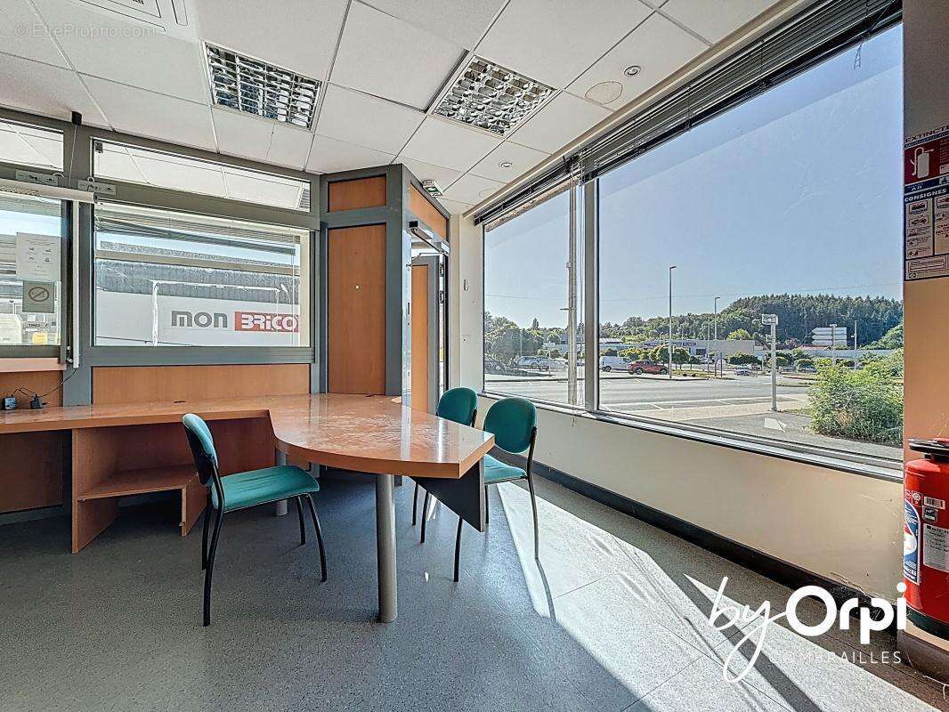 Commerce à SAINT-ELOY-LES-MINES