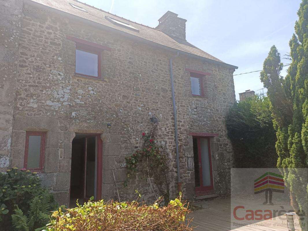 Maison à SAINT-PIERRE-DE-PLESGUEN