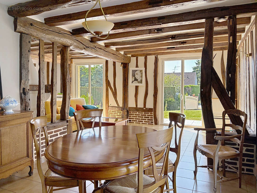 Maison à FLEURY-SUR-ANDELLE