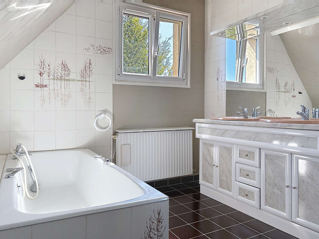 Maison à FLEURY-SUR-ANDELLE