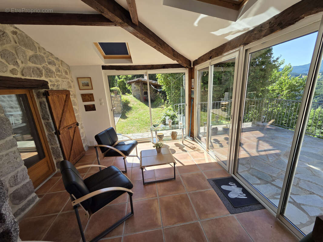 Maison à SAINT-JEAN-ROURE