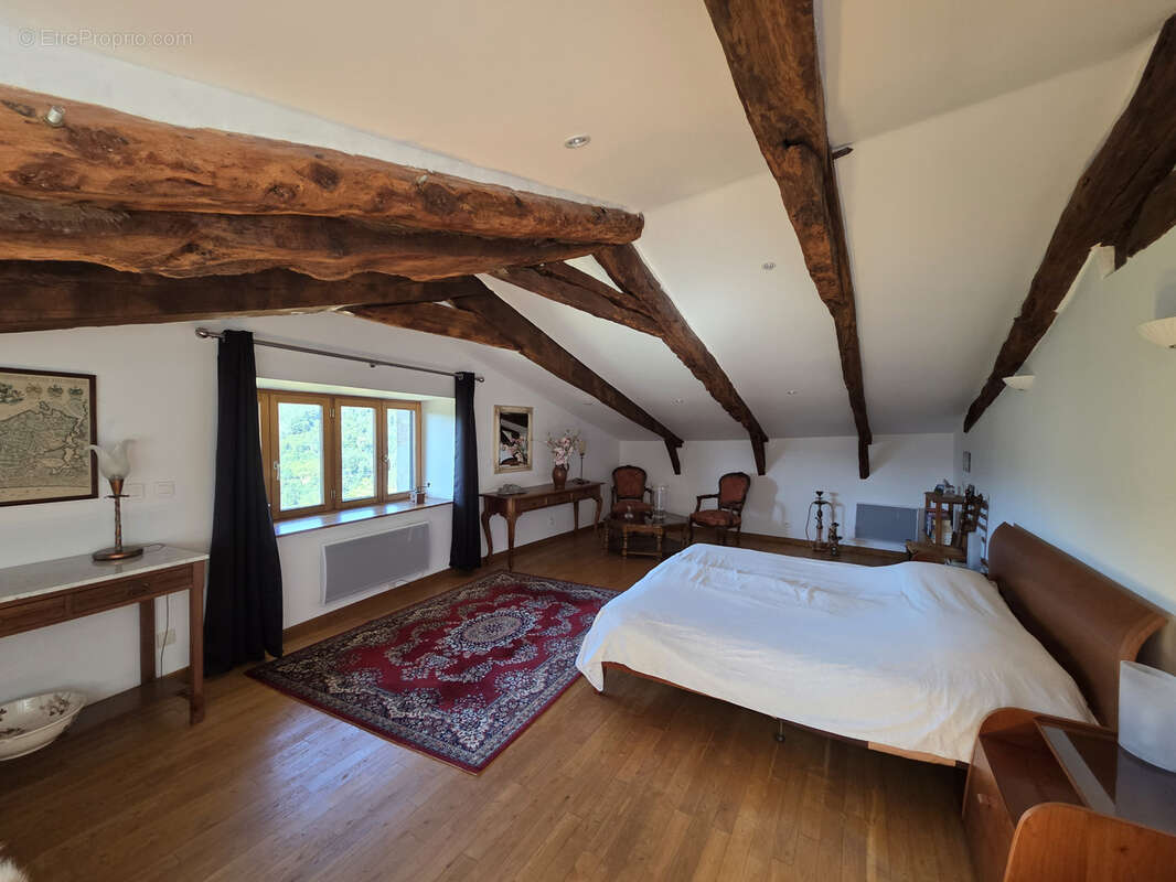 Maison à SAINT-JEAN-ROURE