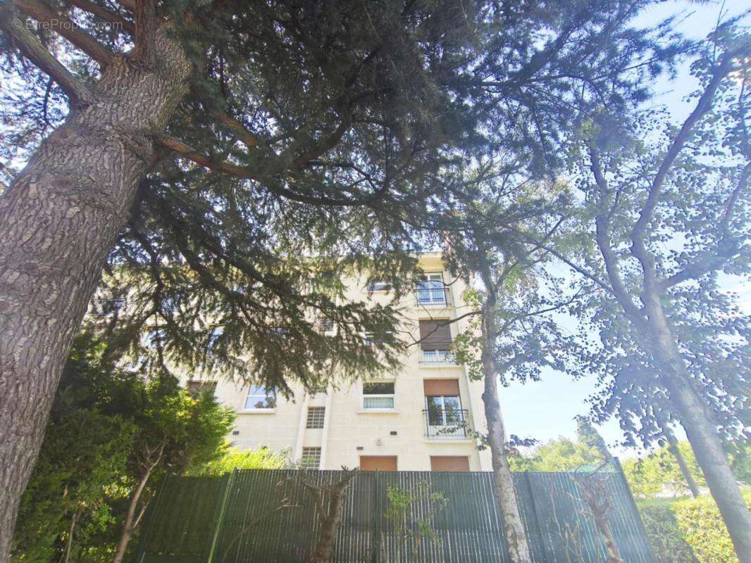 Appartement à BOURG-LA-REINE