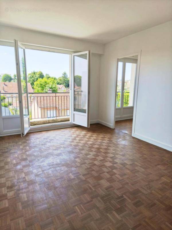 Appartement à BOURG-LA-REINE