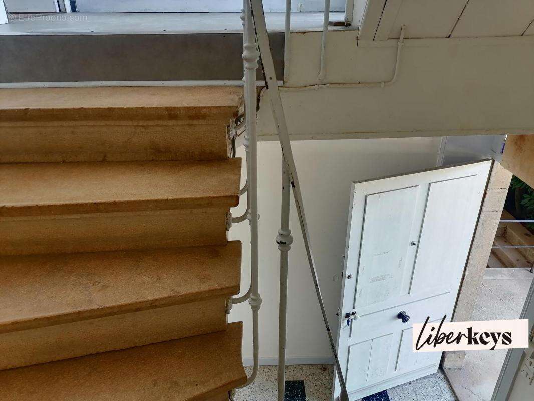 Maison à CHAVANNES-SUR-REYSSOUZE