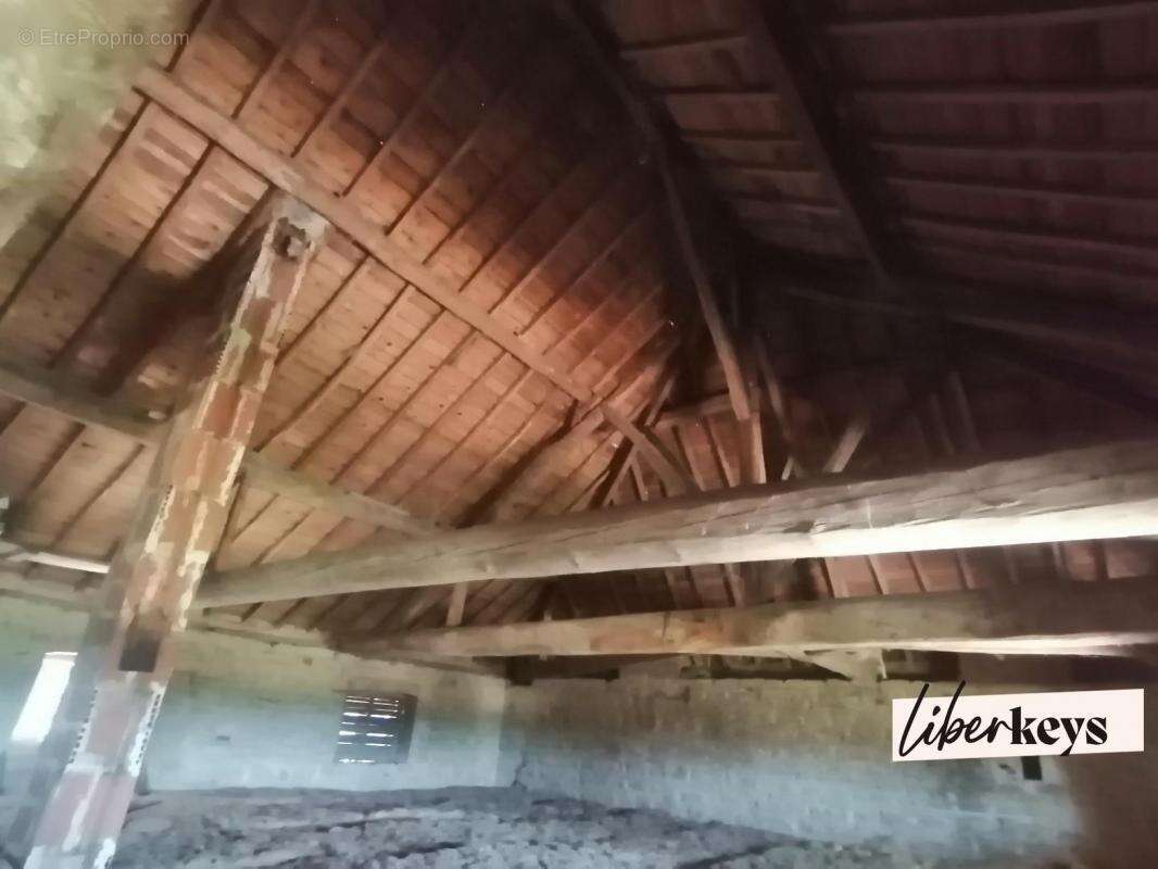 Maison à CHAVANNES-SUR-REYSSOUZE