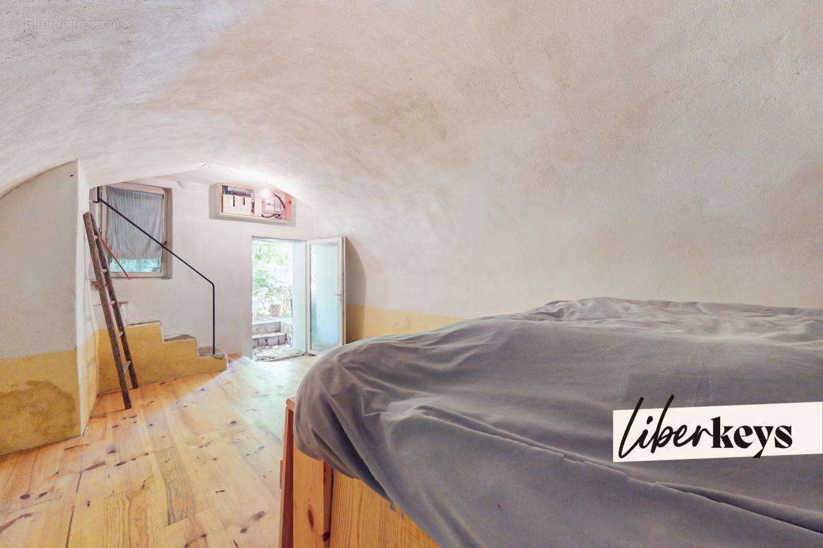 Maison à SAINT-ANTONIN-DU-VAR