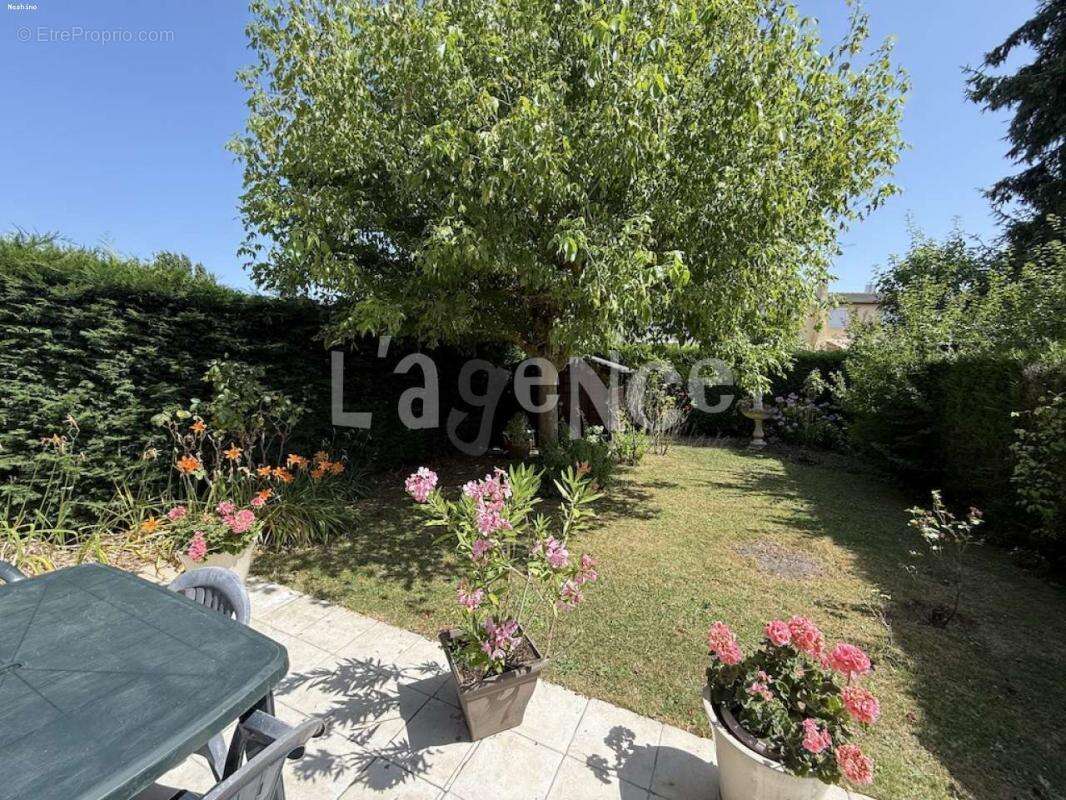 Maison à CLAYE-SOUILLY