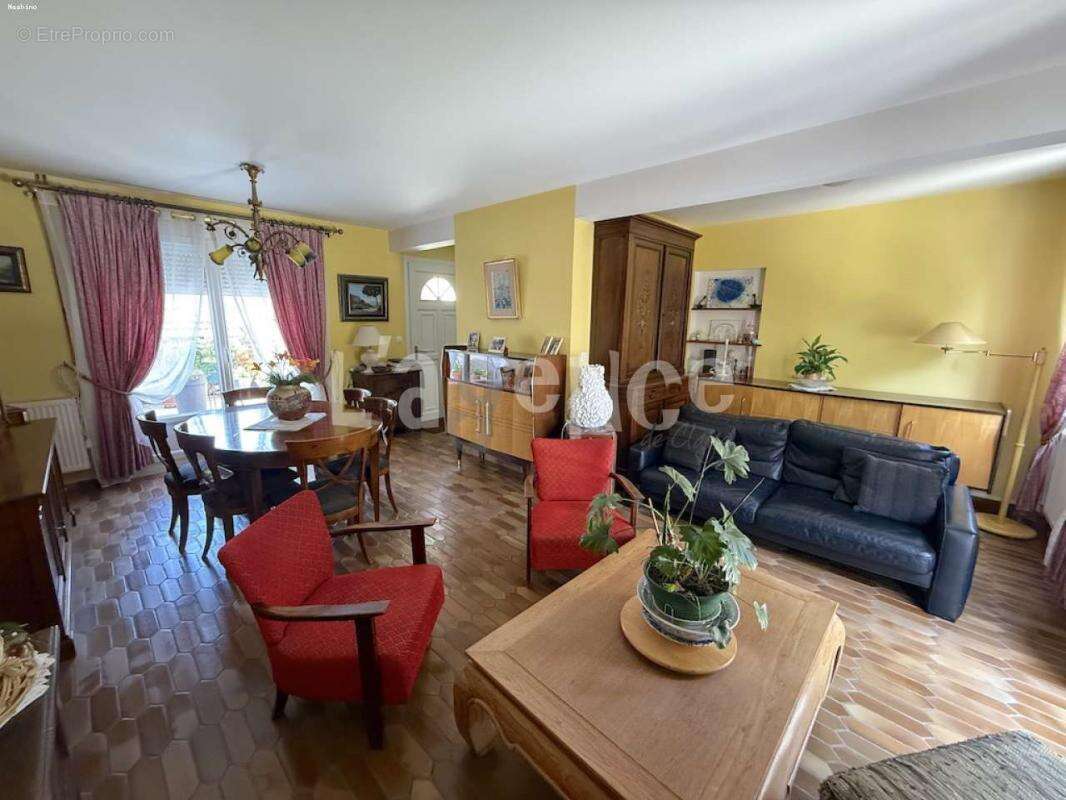 Maison à CLAYE-SOUILLY