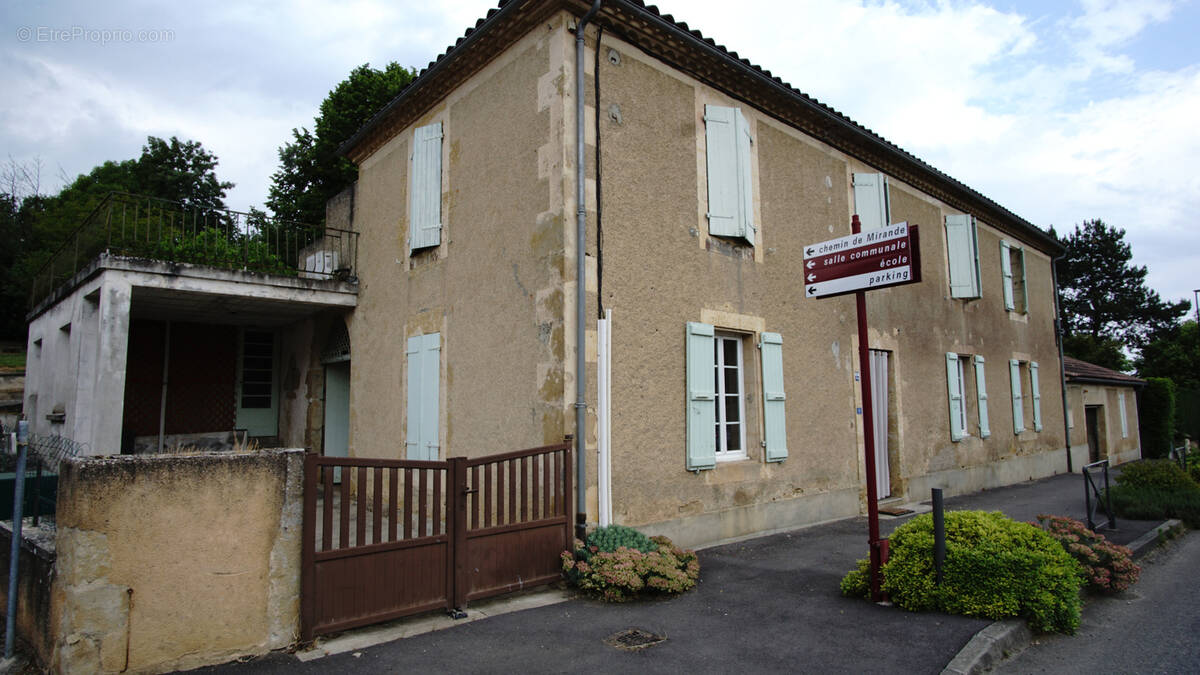 Maison à ORNEZAN