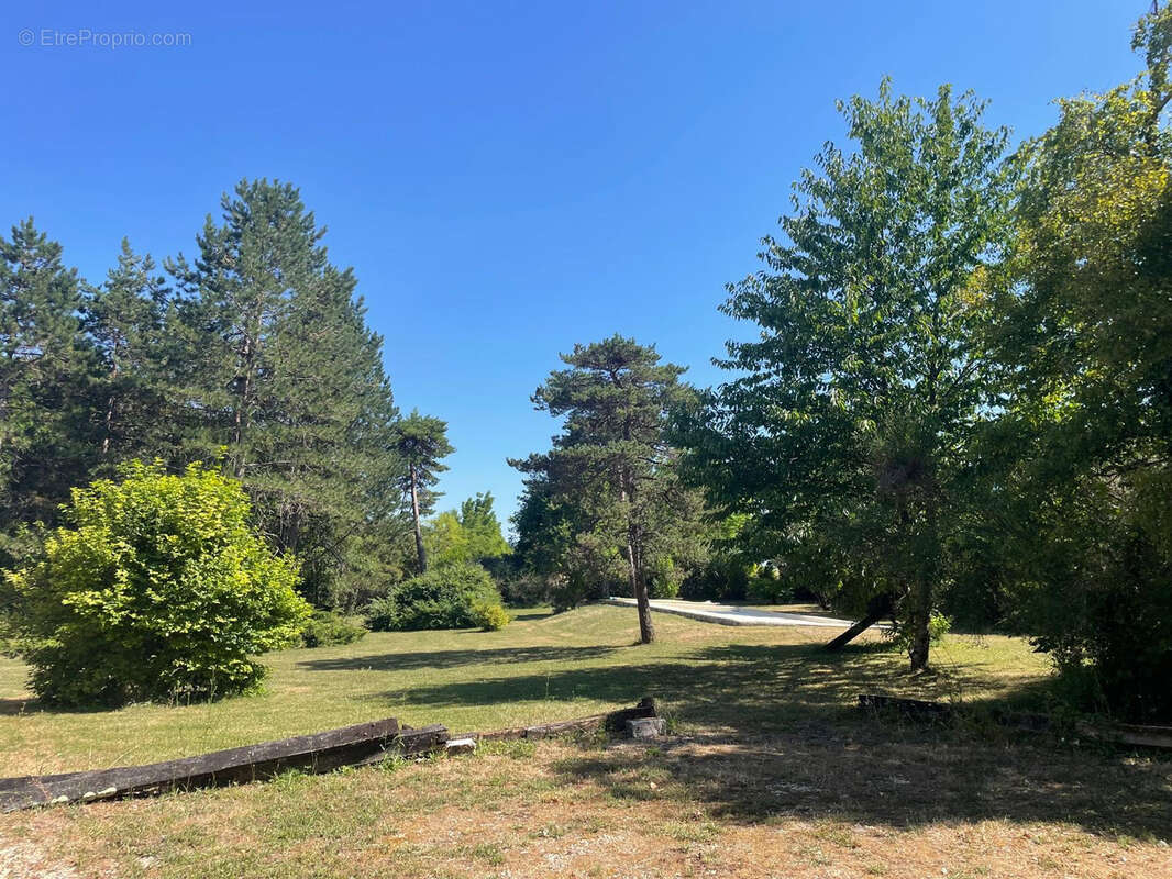 Maison à BARBEZIEUX-SAINT-HILAIRE