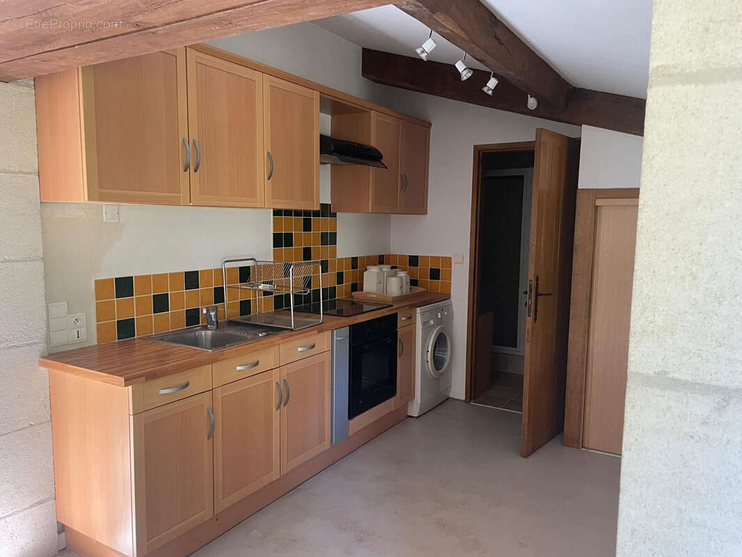 Maison à BARBEZIEUX-SAINT-HILAIRE