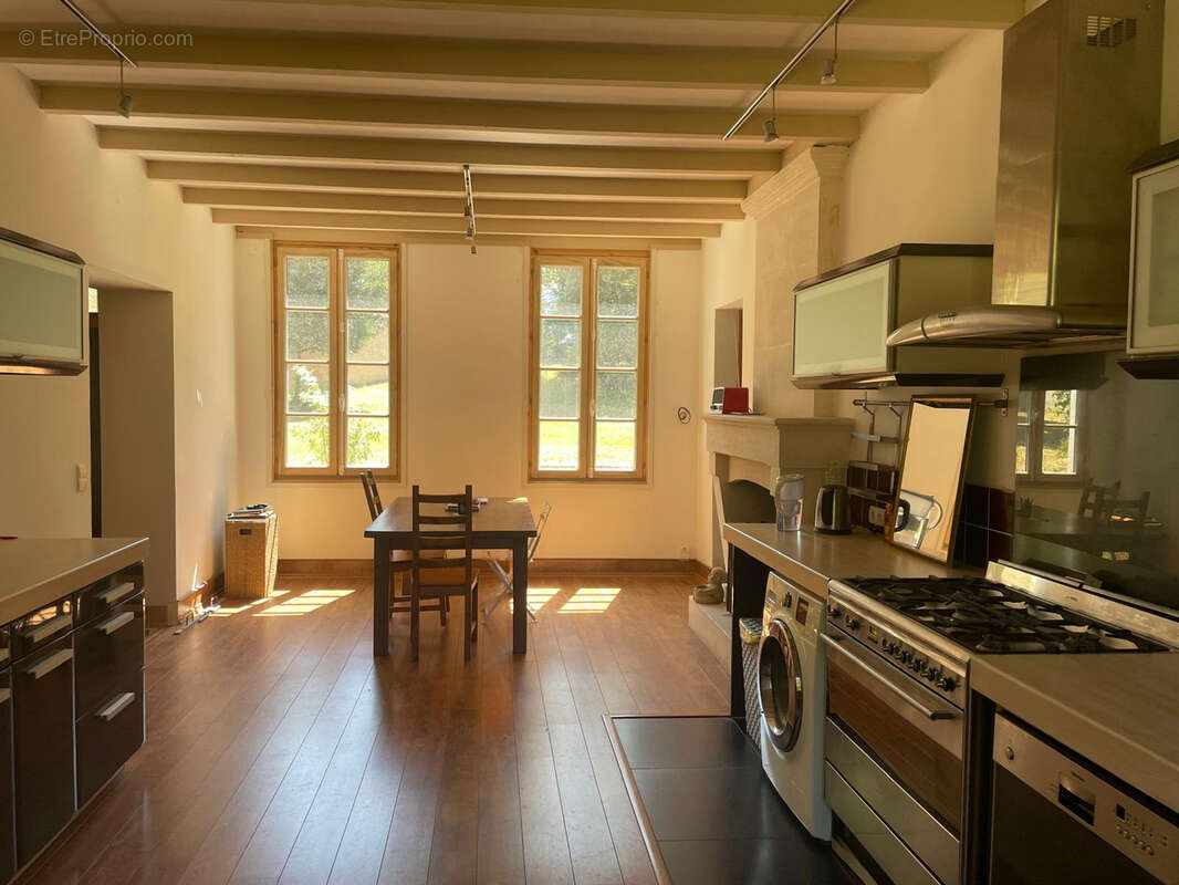 Maison à BARBEZIEUX-SAINT-HILAIRE