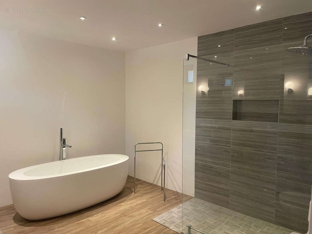 Maison à BARBEZIEUX-SAINT-HILAIRE