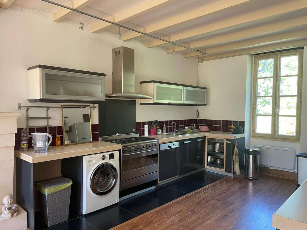 Maison à BARBEZIEUX-SAINT-HILAIRE