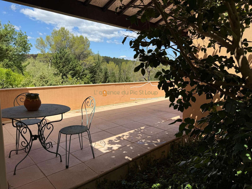 Maison à SAINT-CLEMENT-DE-RIVIERE