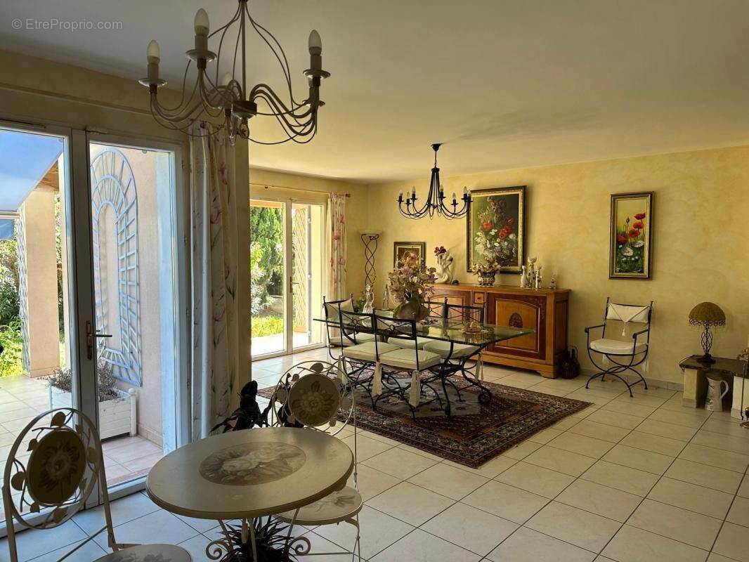 Maison à SIX-FOURS-LES-PLAGES