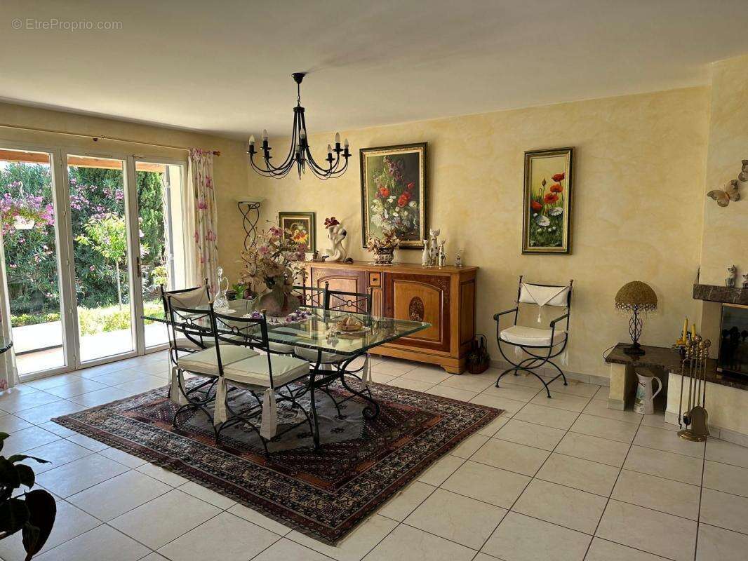 Maison à SIX-FOURS-LES-PLAGES