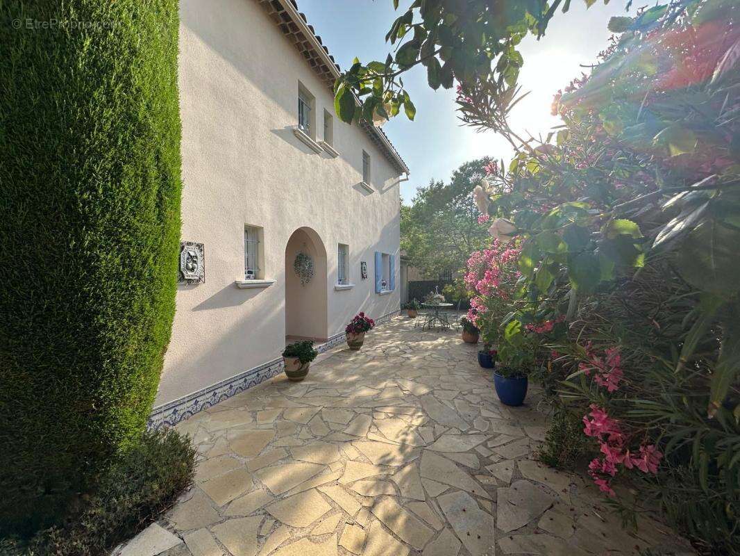 Maison à SIX-FOURS-LES-PLAGES