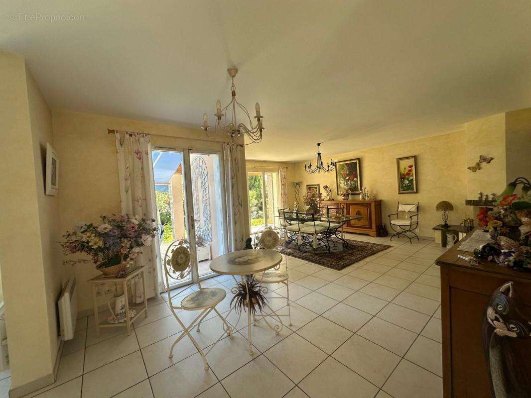 Maison à SIX-FOURS-LES-PLAGES