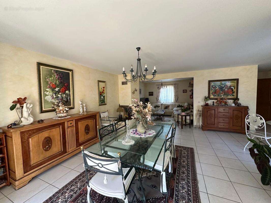 Maison à SIX-FOURS-LES-PLAGES