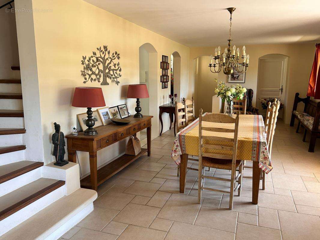 Maison à MONTBRUN-LES-BAINS