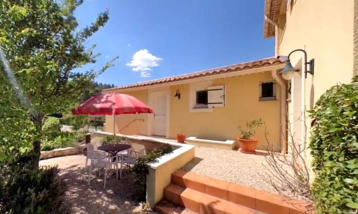 Maison à MONTBRUN-LES-BAINS