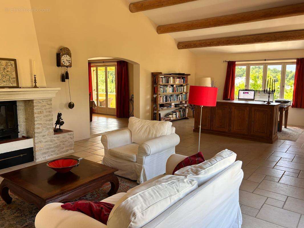 Maison à MONTBRUN-LES-BAINS