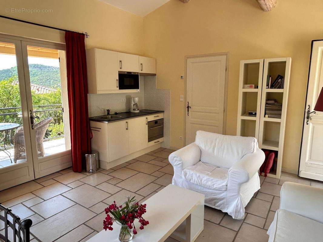 Maison à MONTBRUN-LES-BAINS