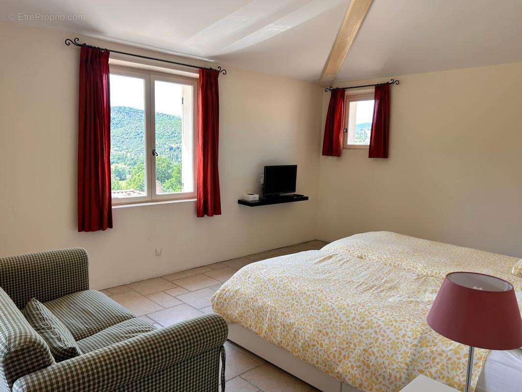 Maison à MONTBRUN-LES-BAINS