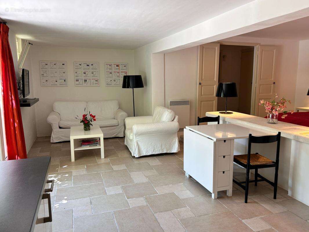 Maison à MONTBRUN-LES-BAINS