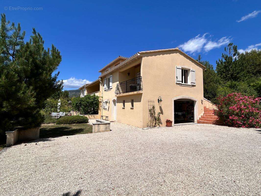 Maison à MONTBRUN-LES-BAINS