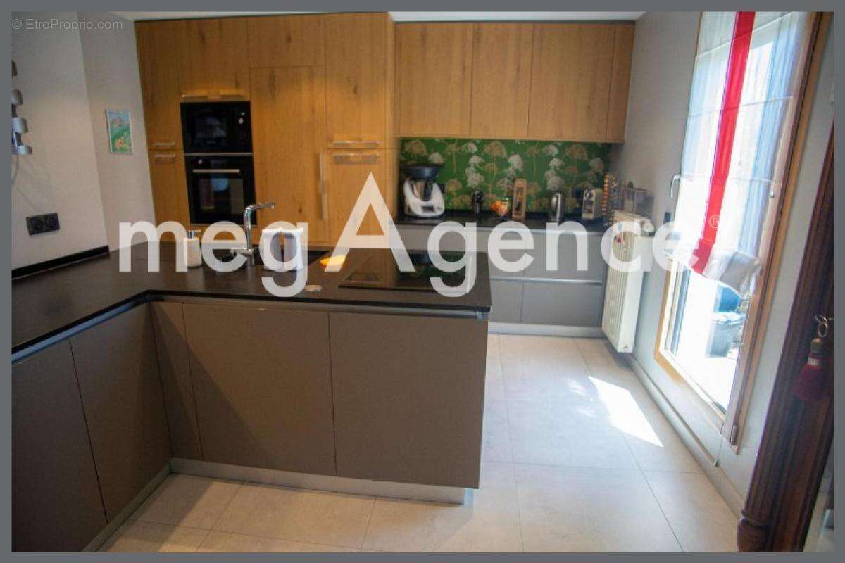 Appartement à TASSIN-LA-DEMI-LUNE