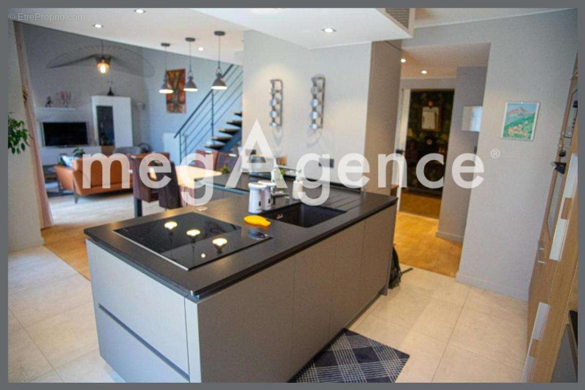 Appartement à TASSIN-LA-DEMI-LUNE