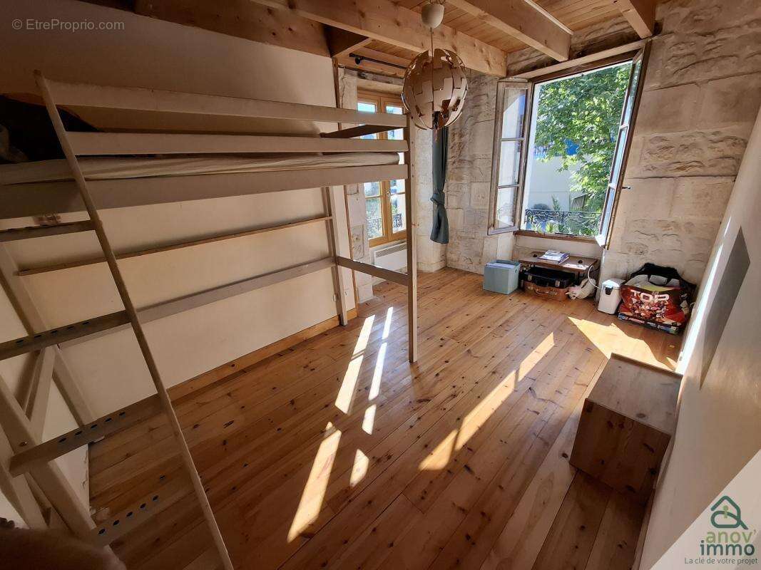 Maison à SAINT-GEORGES-ANTIGNAC